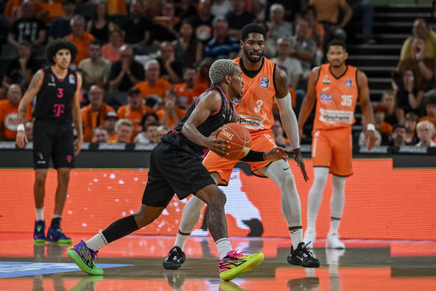 他几乎包揽 他几乎包揽